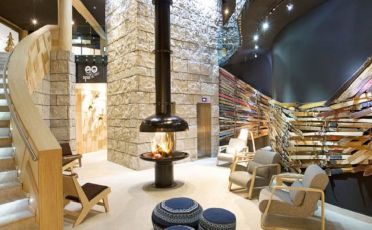 Hotel Altapura, Val Thorens, Fireplace